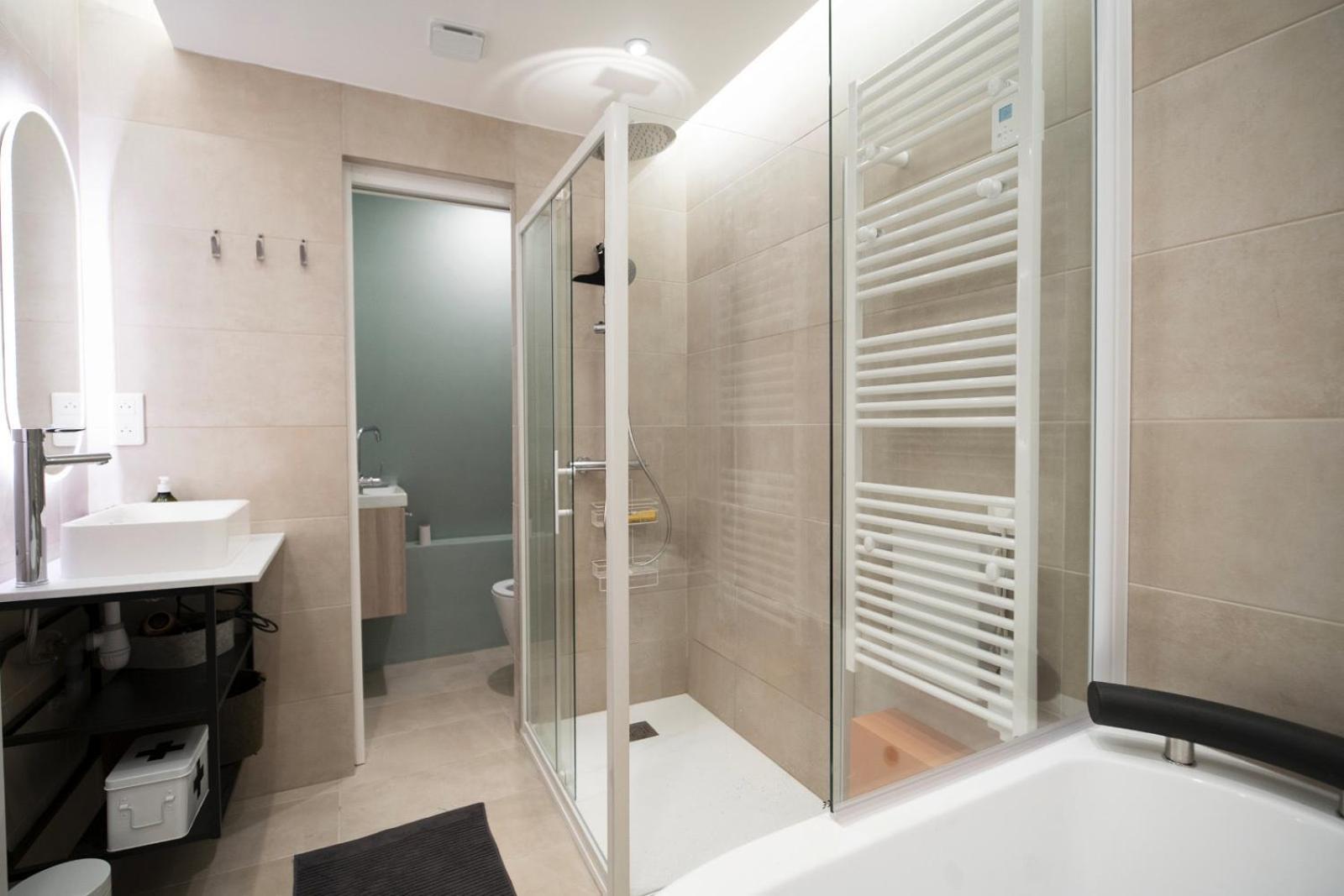Bel Appartement Type Chalet Avec Balneo Et Jardin Greolieres Luaran gambar